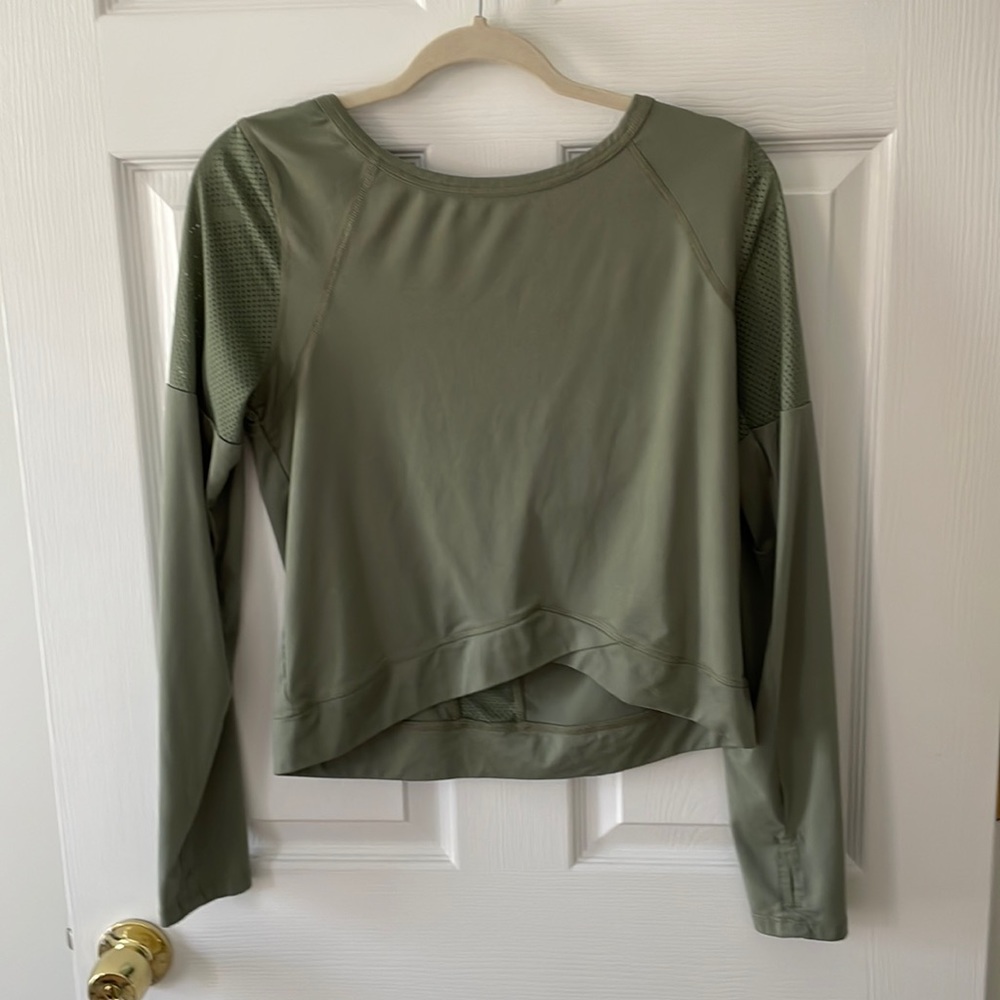 Women’s long sleeve warm-up layer